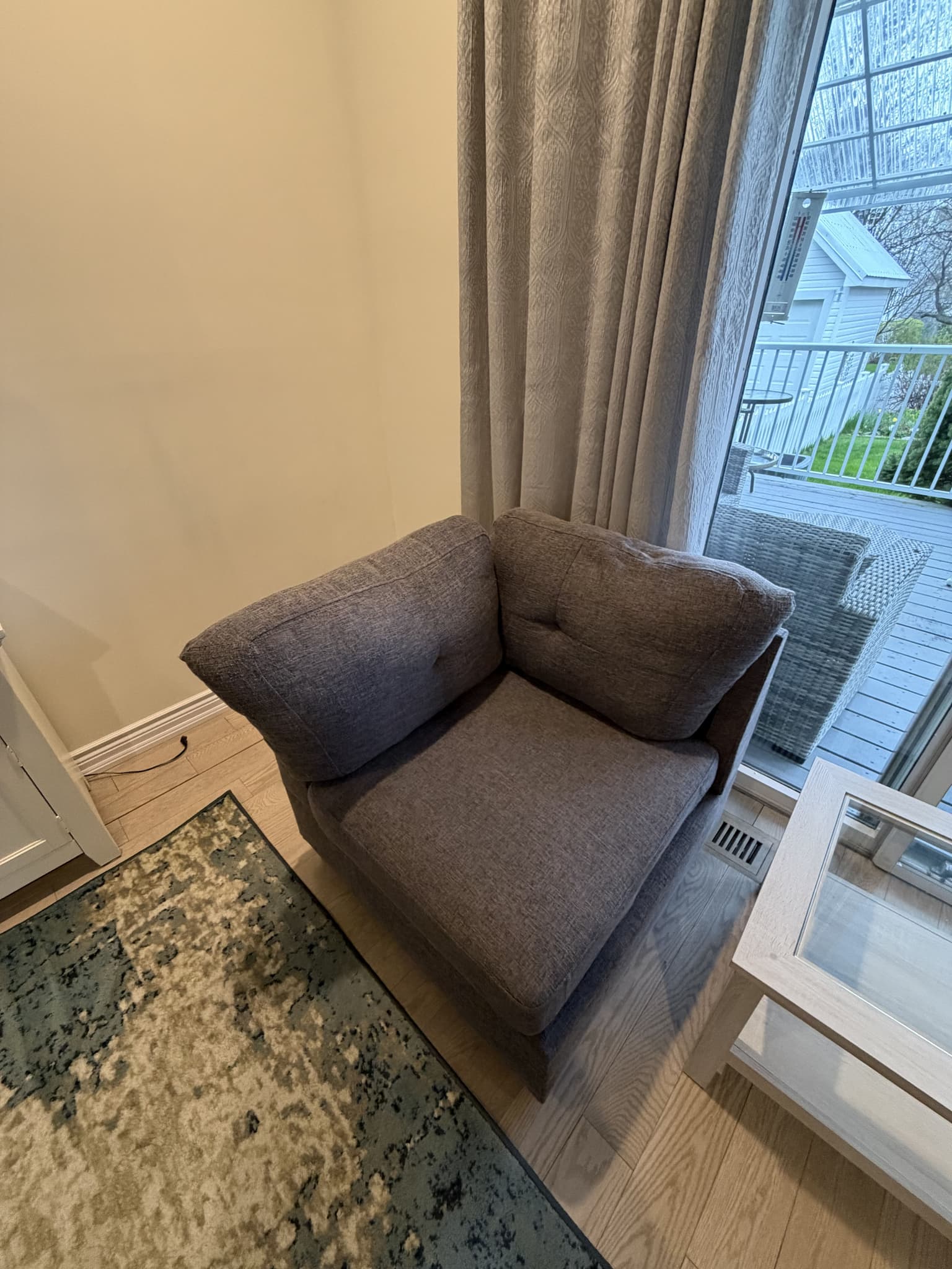 Before and after upholstery cleaning in Fort Erie by Cleanson